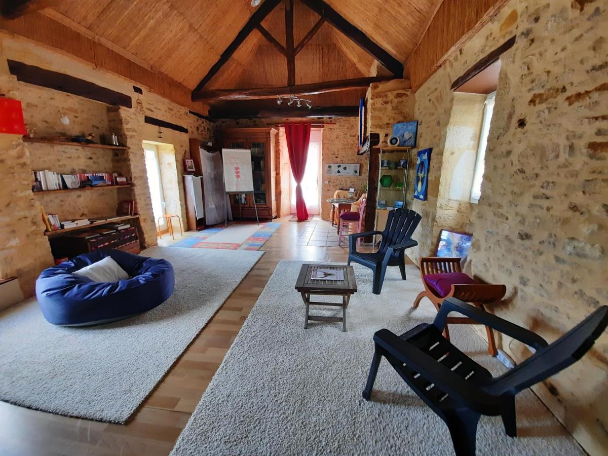Le Logis Des 3 Coeurs Chambre La Boheme Saint-Cernin-de-lʼHerm Exterior foto