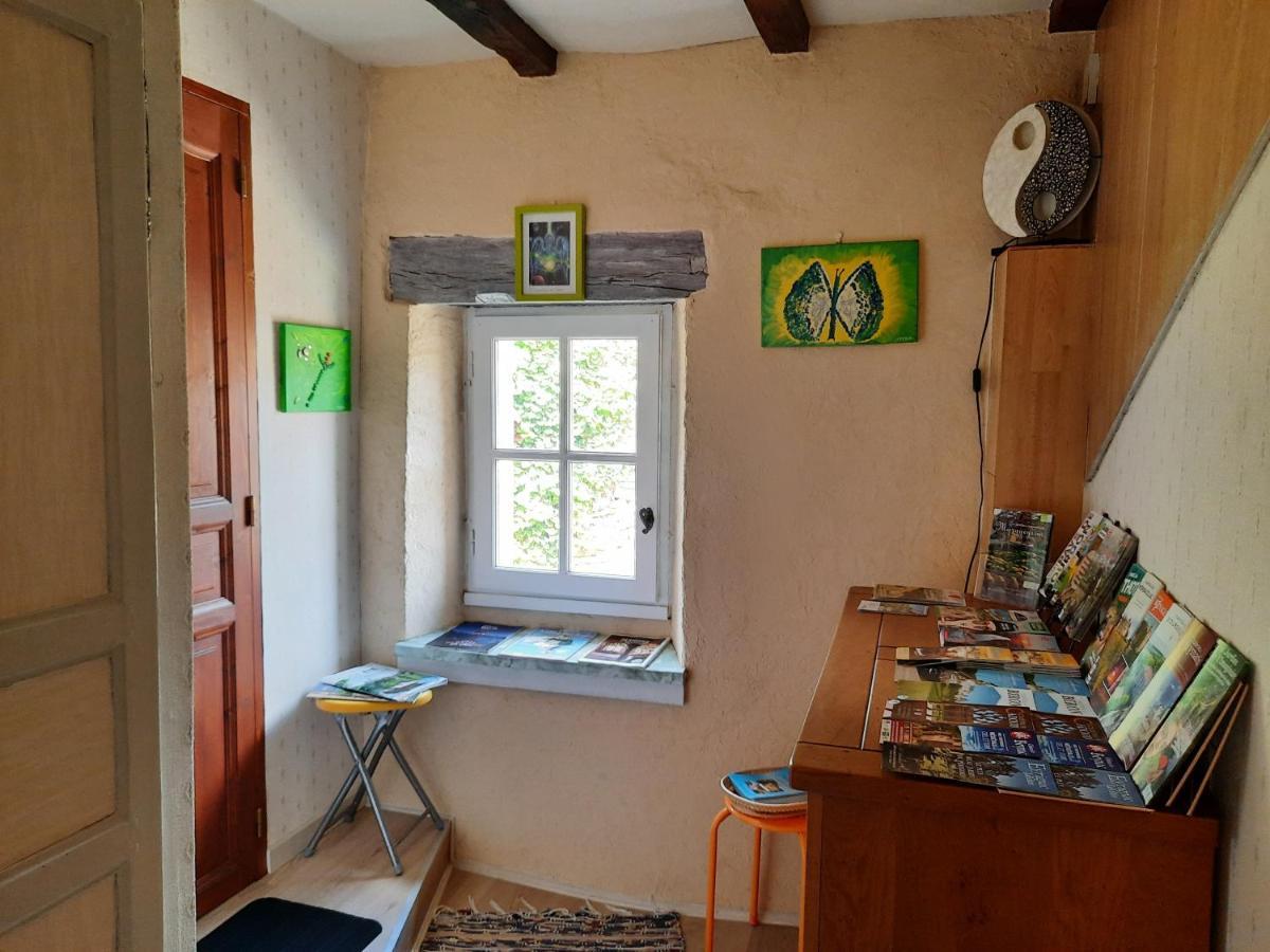 Le Logis Des 3 Coeurs Chambre La Boheme Saint-Cernin-de-lʼHerm Exterior foto
